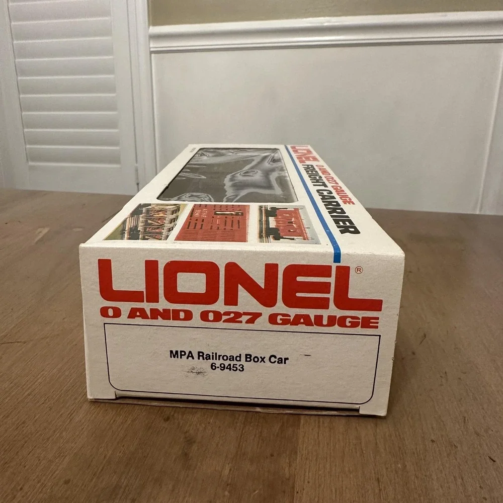 Vintage Lionel MPA Railroad Box Car 6-9453 O and 027 Gauge Freight Carrier NIB